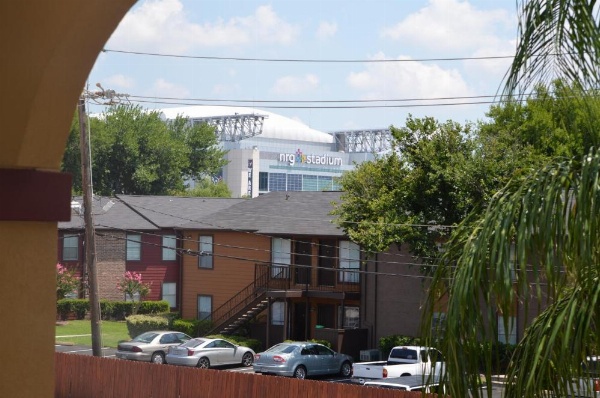 Sterling Inn and Suites at Reliant and Medical Center Houston image 12